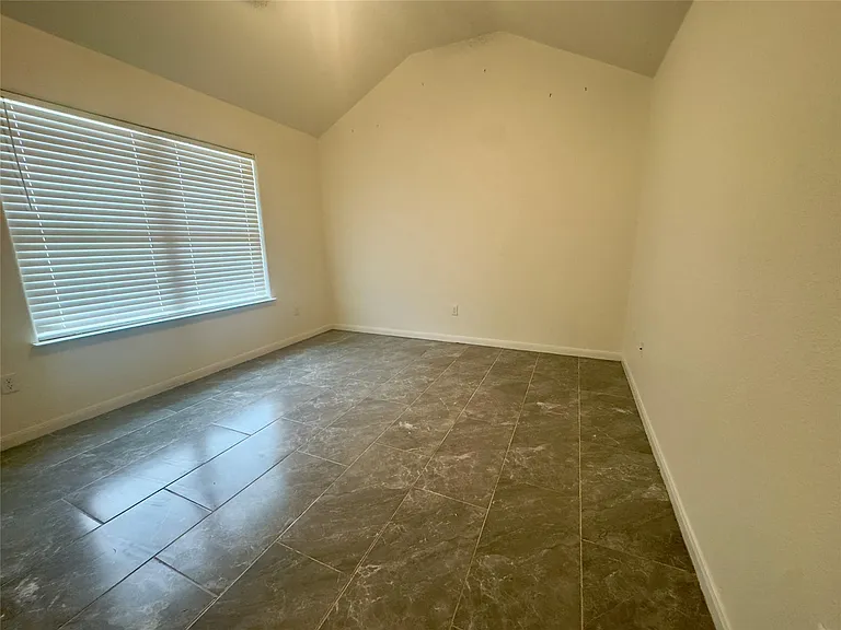 513 W China St #B — Photo 6