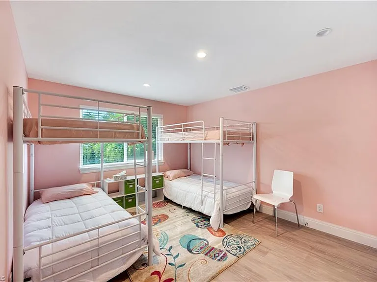 1065 Gulf Shore Blvd N #201 — Photo 15