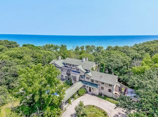 105 S Deere Park Dr, Highland Park, IL 60035