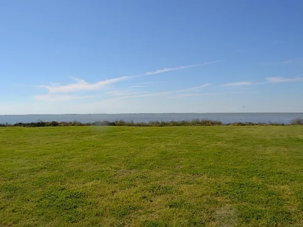 26738 Bay Water Dr, Galveston, TX 77554