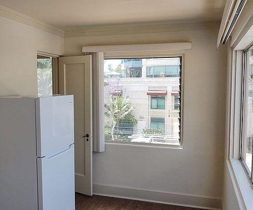 3rd image of 536 Maple St #Acz7cfzh5