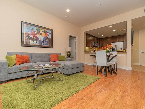 5th image of 300 E 4th St Unit 209