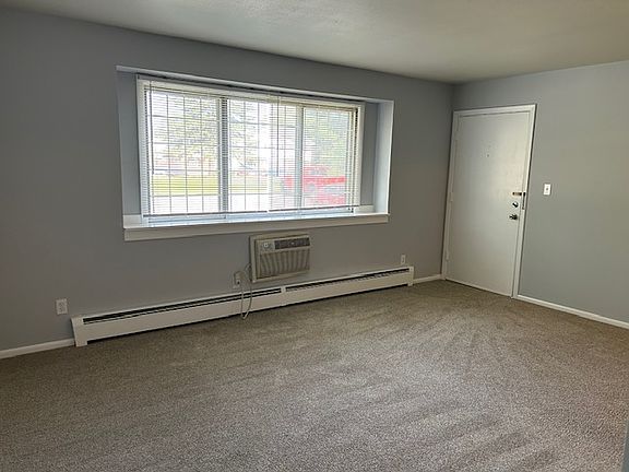 4th image of 1103 Woodridge Dr APT 1