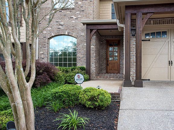2nd image of 1412 Villa Forest Way