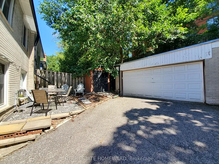 21 Love Cres #MAIN FLOOR — Photo 40