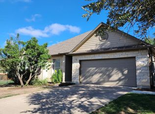 207 Meadows Ln, Dripping Springs, TX 78620