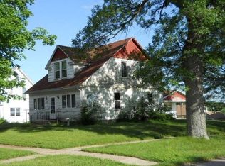 217 Johnston St, Gladbrook, IA 50635