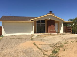 14006 Quinnault Rd, Apple Valley, CA 92307