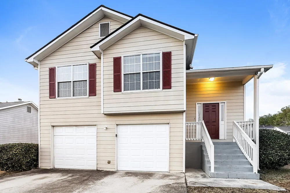 3 bed, 3.0 bath, 2178 sqft, $2,295 — Photo 1