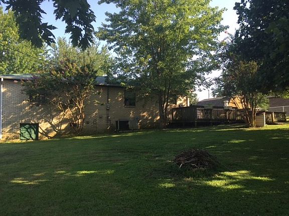 3rd image of 115 Wyndotte Way