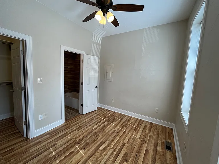 100 S 22nd St #2 — Photo 11