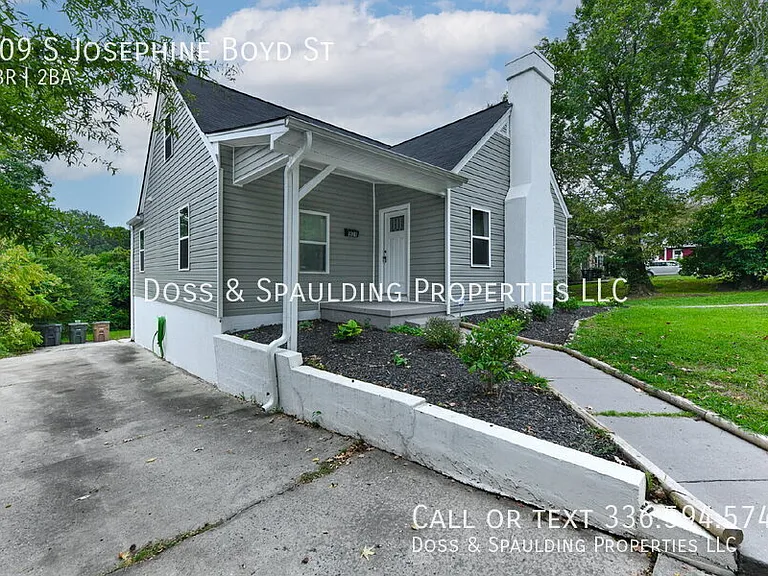 909 S Josephine Boyd St — Photo 2