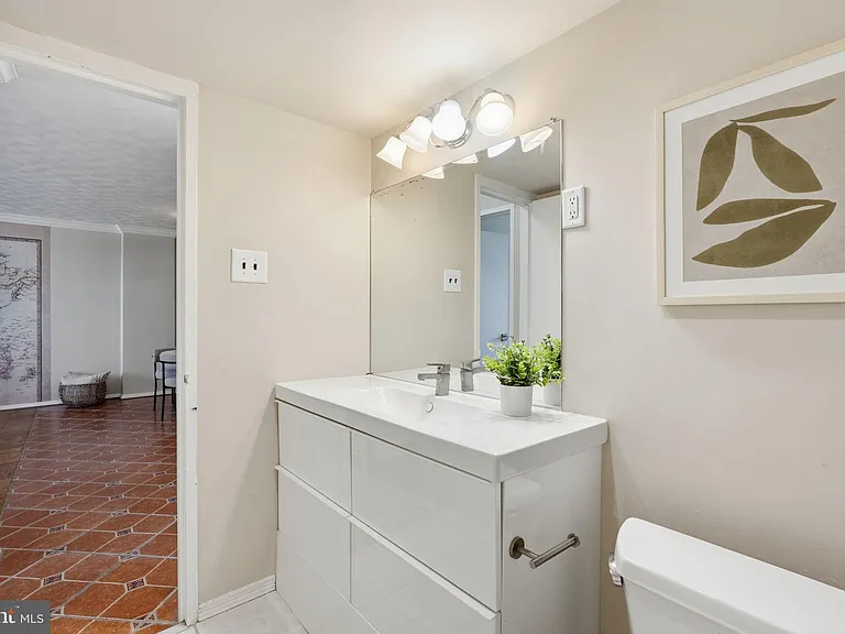 801 N Pitt St #706 — Photo 10