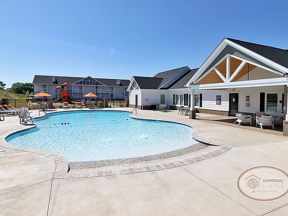 Zero Entry Saltwater Pool