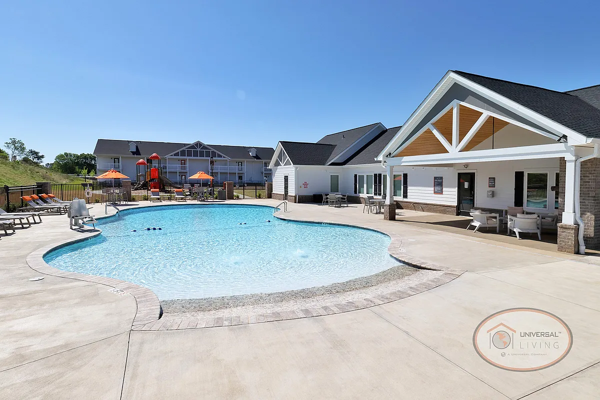 Zero Entry Saltwater Pool - Universal at Boiling Springs