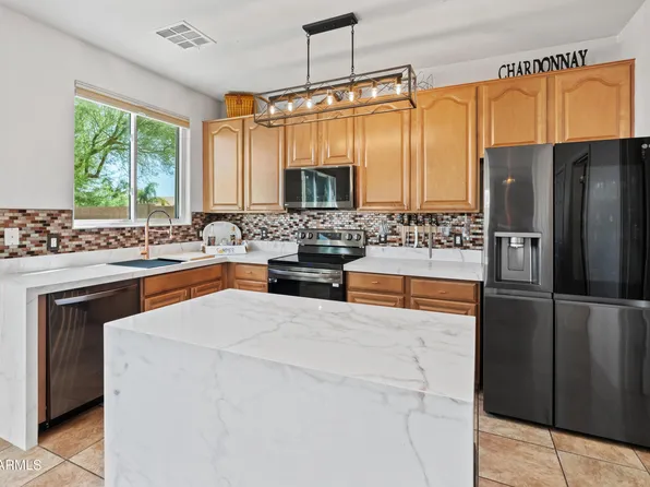 17413 W MANDALAY Lane, Surprise, AZ 85388