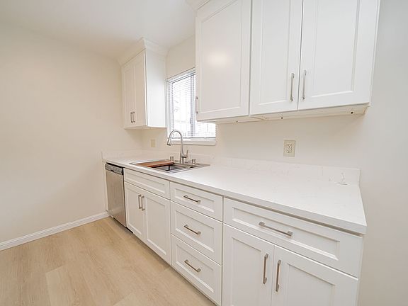 5th image of 3334 Brookdale Ave Unit 8