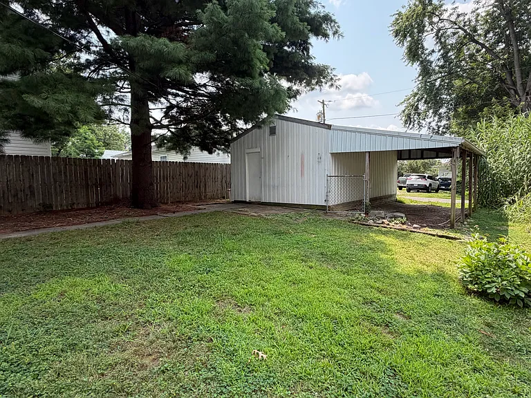 1325 Vance Ave — Photo 11