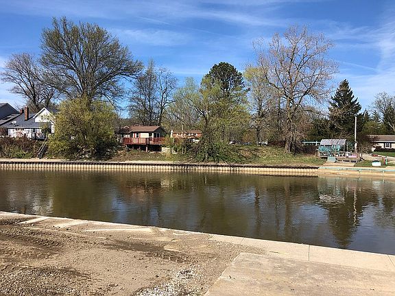 View from trader jacks