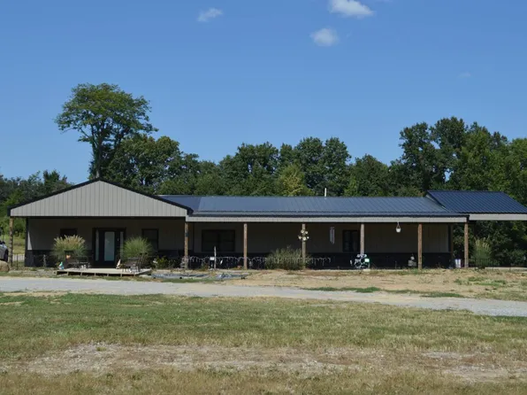 2135 County Road 1370 N, Fairfield, IL 62837