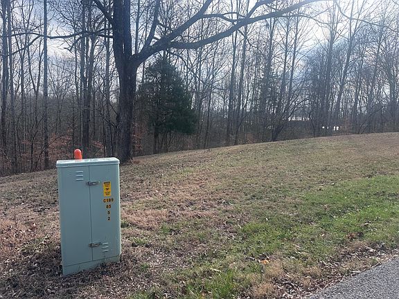 2nd image of 3&5 Lakeside Trl