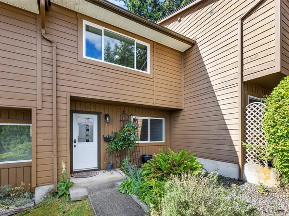 855 Howard Ave #6, Nanaimo, BC V9R 5V4