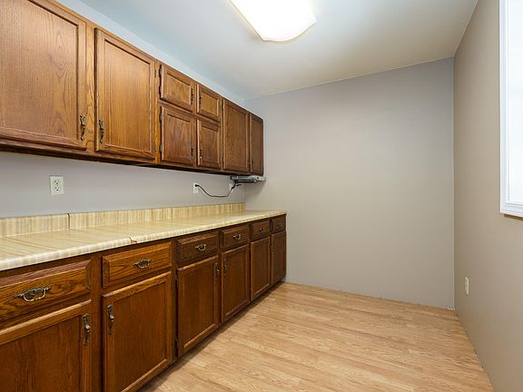 5th image of 236 Walker Dr