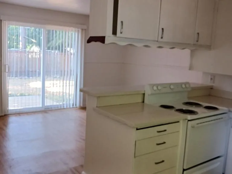 8820 Highland Ave SW #H — Photo 9