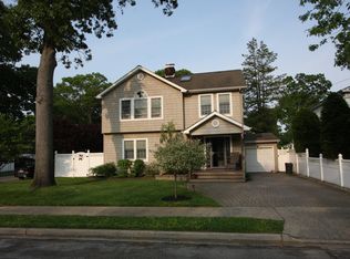 584 Central Ave, Massapequa, NY 11758