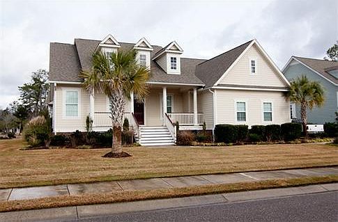 Southern Charm in Golf Community
