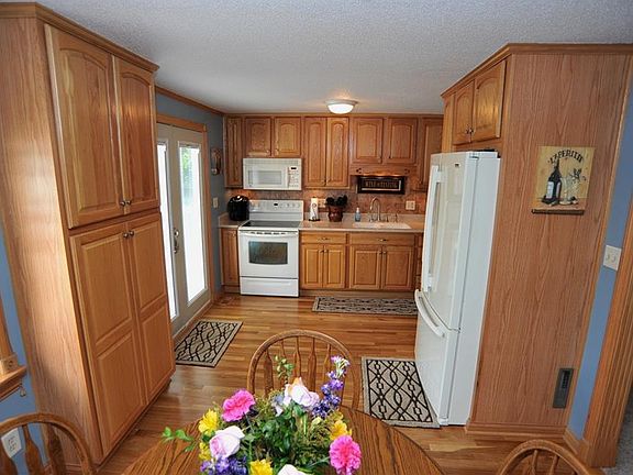 3rd image of 9022 Caminito Ct