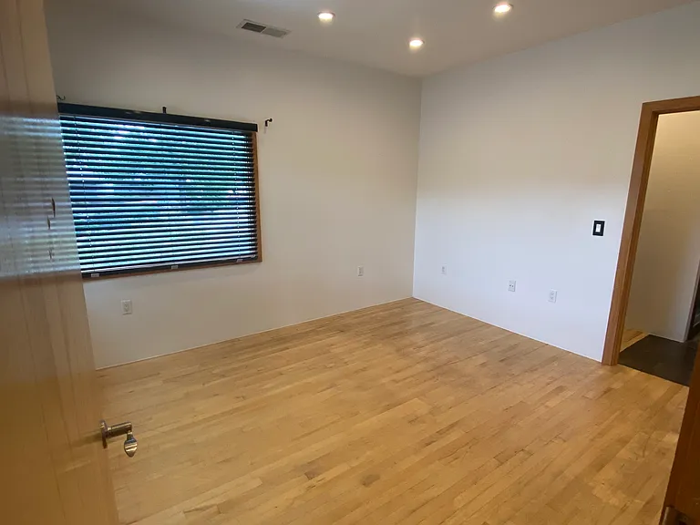 9339 Hilton Ave NE — Photo 17