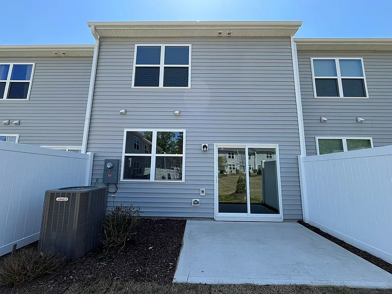 2047 Trailside Dr — Photo 22