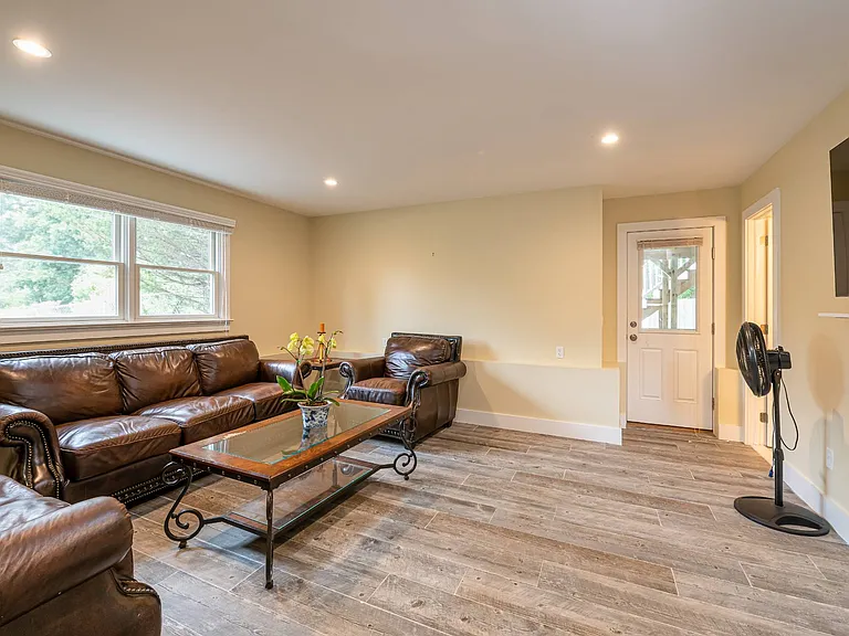 55 Shinnecock Rd #A — Photo 15