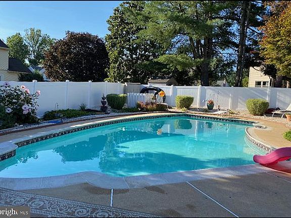 2nd image of 728 S Mac Phail Ct