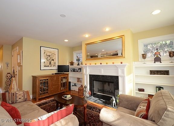 3rd image of 9126 Ewing Ave APT 2