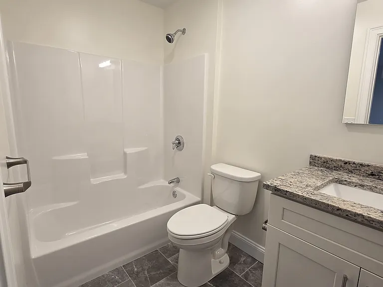 10 Franklin Ave #207 — Photo 9