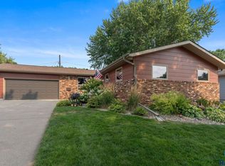 604 S Annway Dr, Sioux Falls, SD 57103