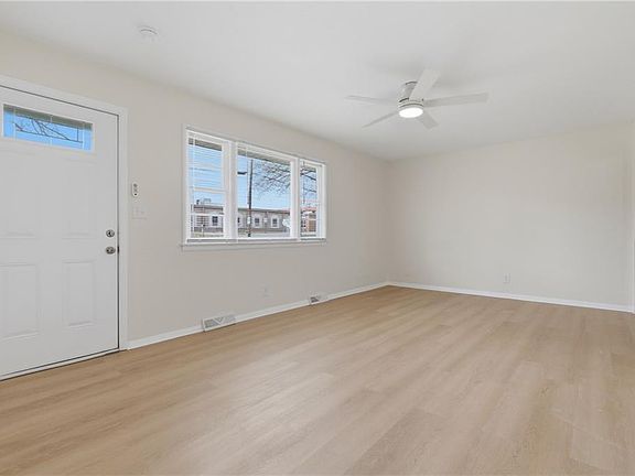 4th image of 4540 NE 44th Ter