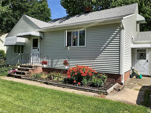 3rd image of 36829 Saint Clair St