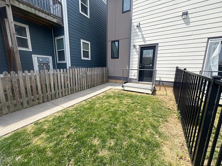 1300 McDonough St #5 — Photo 14