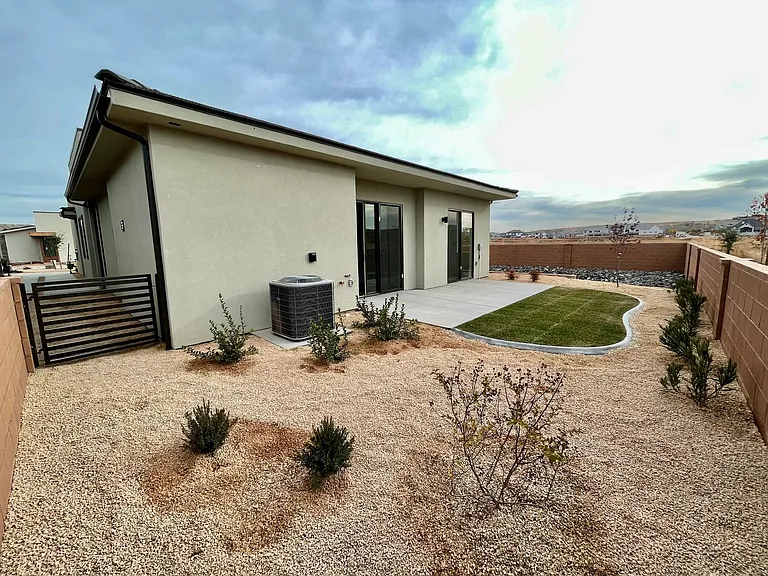 2818 E Church Oak Dr — Photo 18