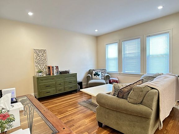 3rd image of 45 Matchett St