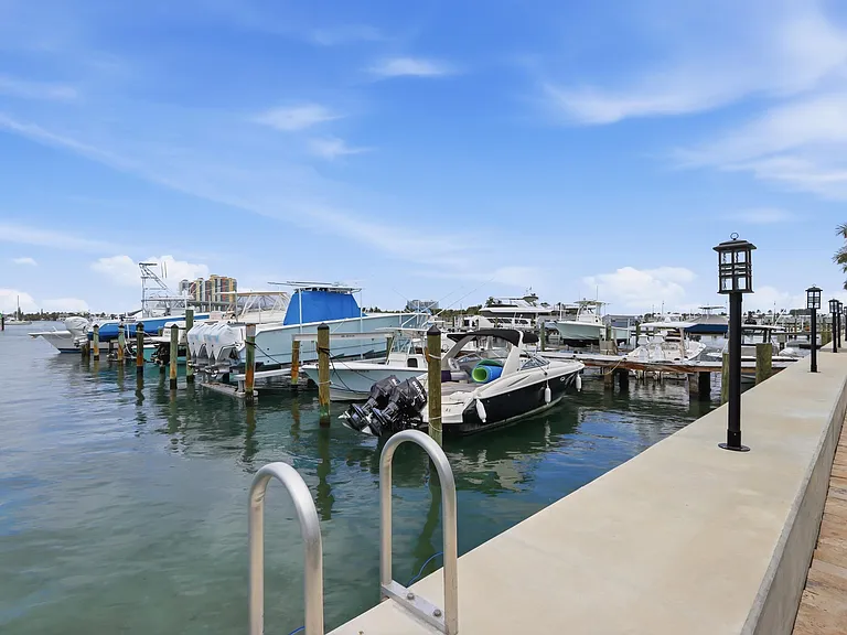 220 Lake Dr #206 — Photo 36