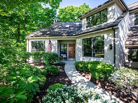 3rd image of 7250 Nottinghill Ln
