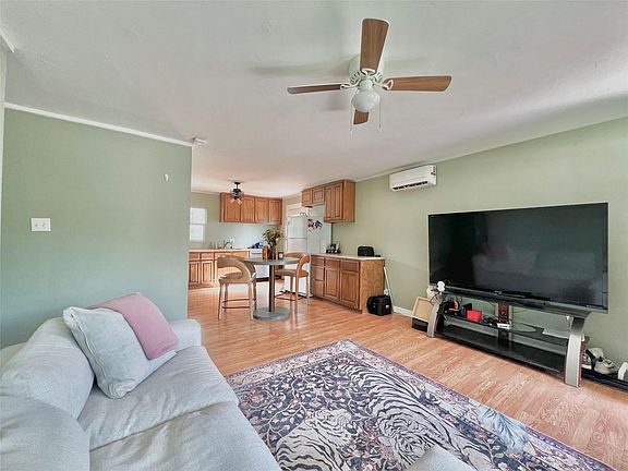 3rd image of 6615 Galindo St