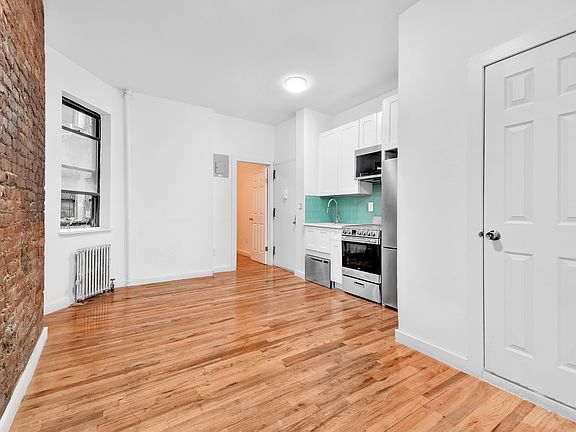 2nd image of 630 E 9th St APT 7