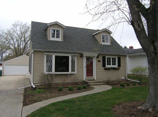 22 W Berkshire Ave, Lombard, IL