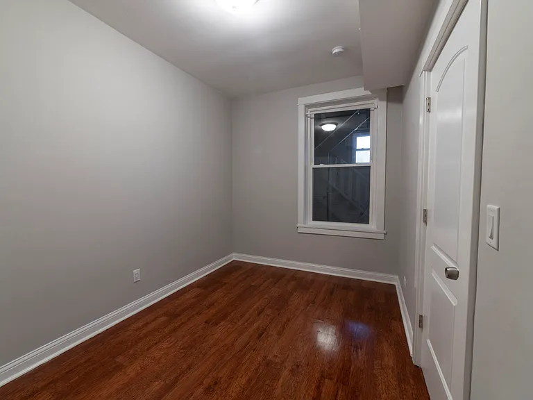 3429 S Union Ave #3R — Photo 14