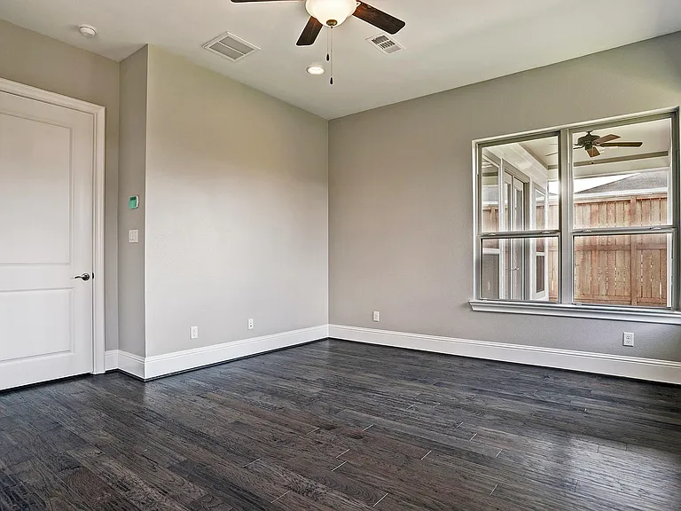 4859 Benning Dr — Photo 17